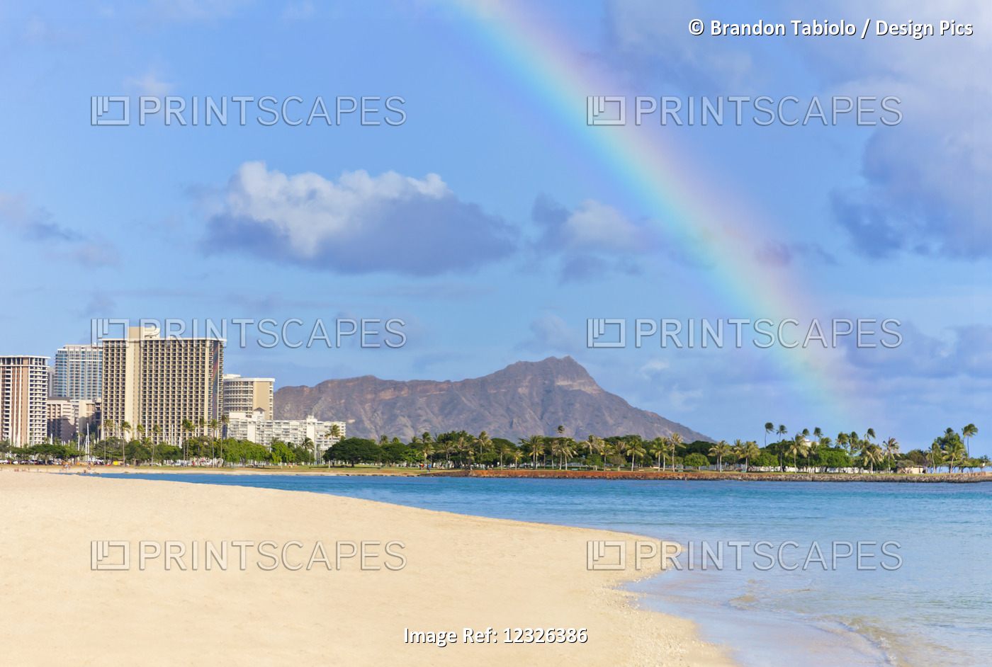 View Of Waikiki Beach And Diamond Head Crater At Ala Moana Beach Park With A ...