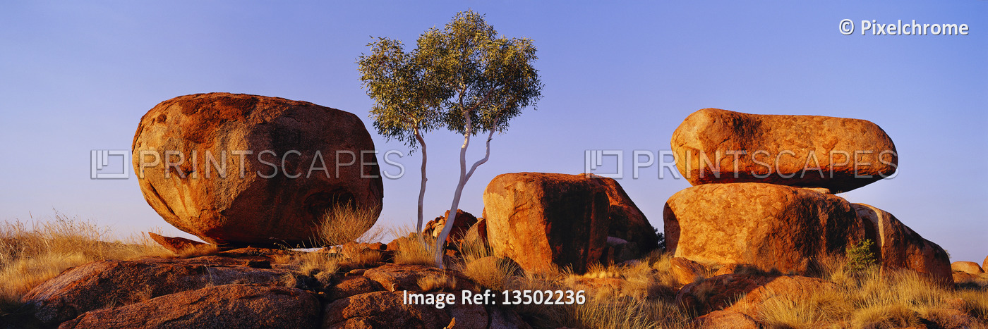 
Devil's Marbles
Northern Territory, Australia


