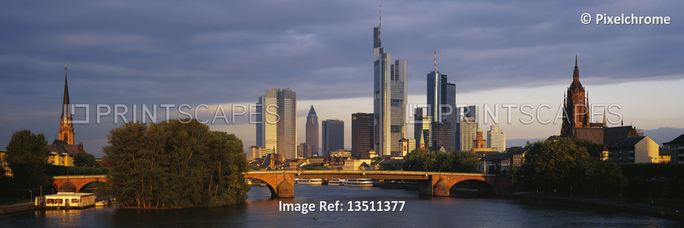 
Skyline at Dawn
Frankfurt, Germany


