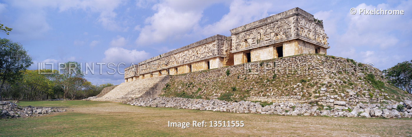 
Governor's Palace
Uxmal Ruins, Yucatan, Mexico


